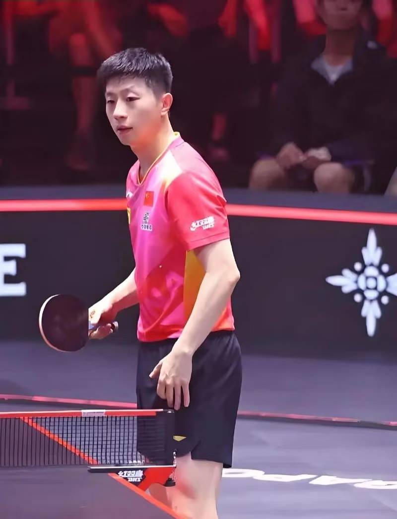 日本乒乓球队鏖战英国乒乓球队，马龙爆发神勇
