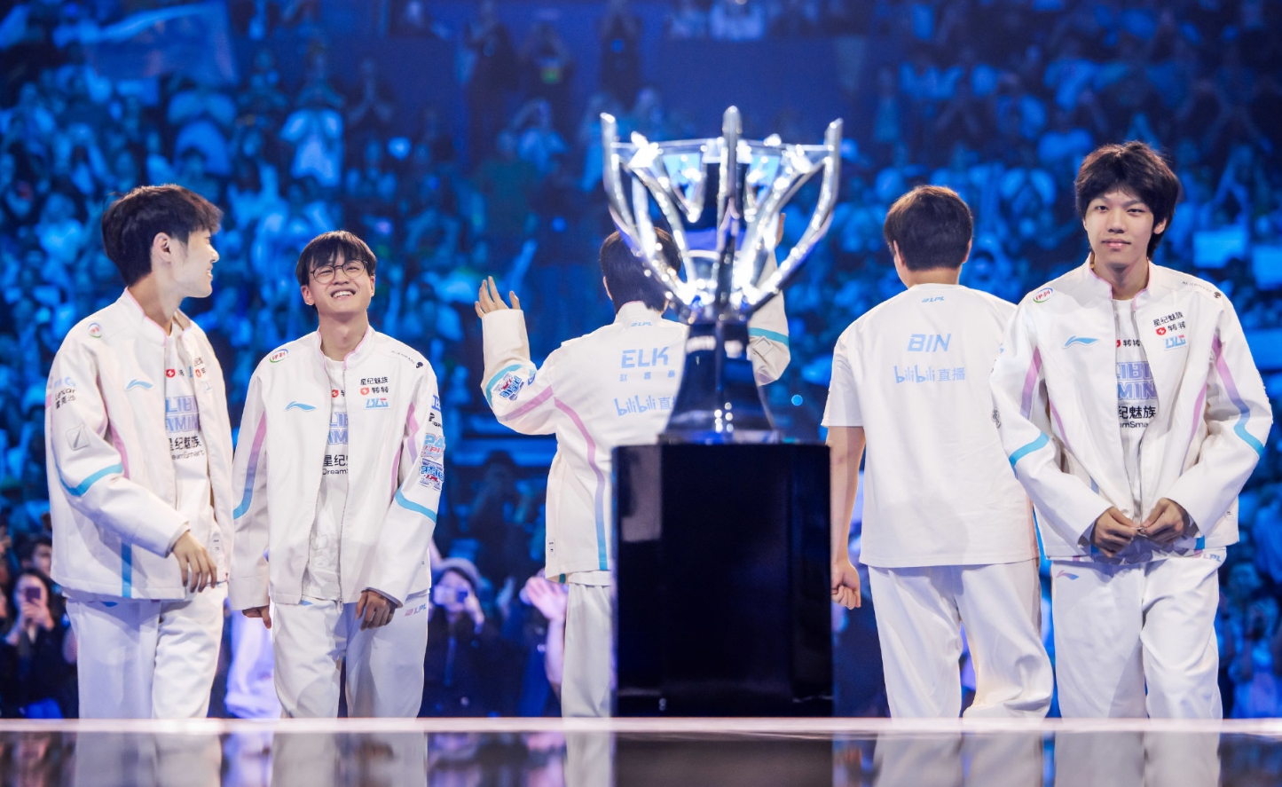 爱游戏娱乐-比分分析战队状态火热，誓夺总冠军的简单介绍