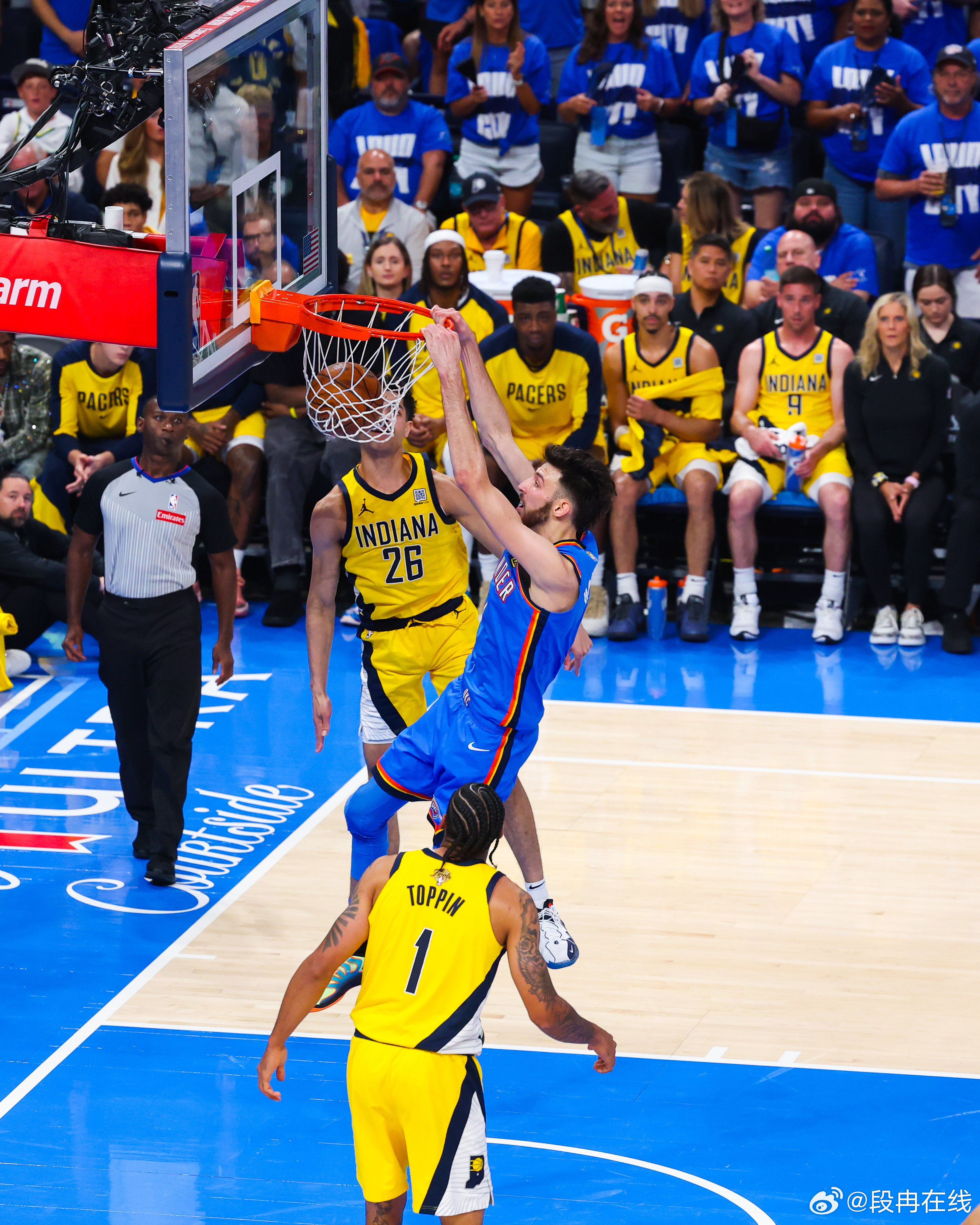 爵士横扫马刺，利拉德带队取胜