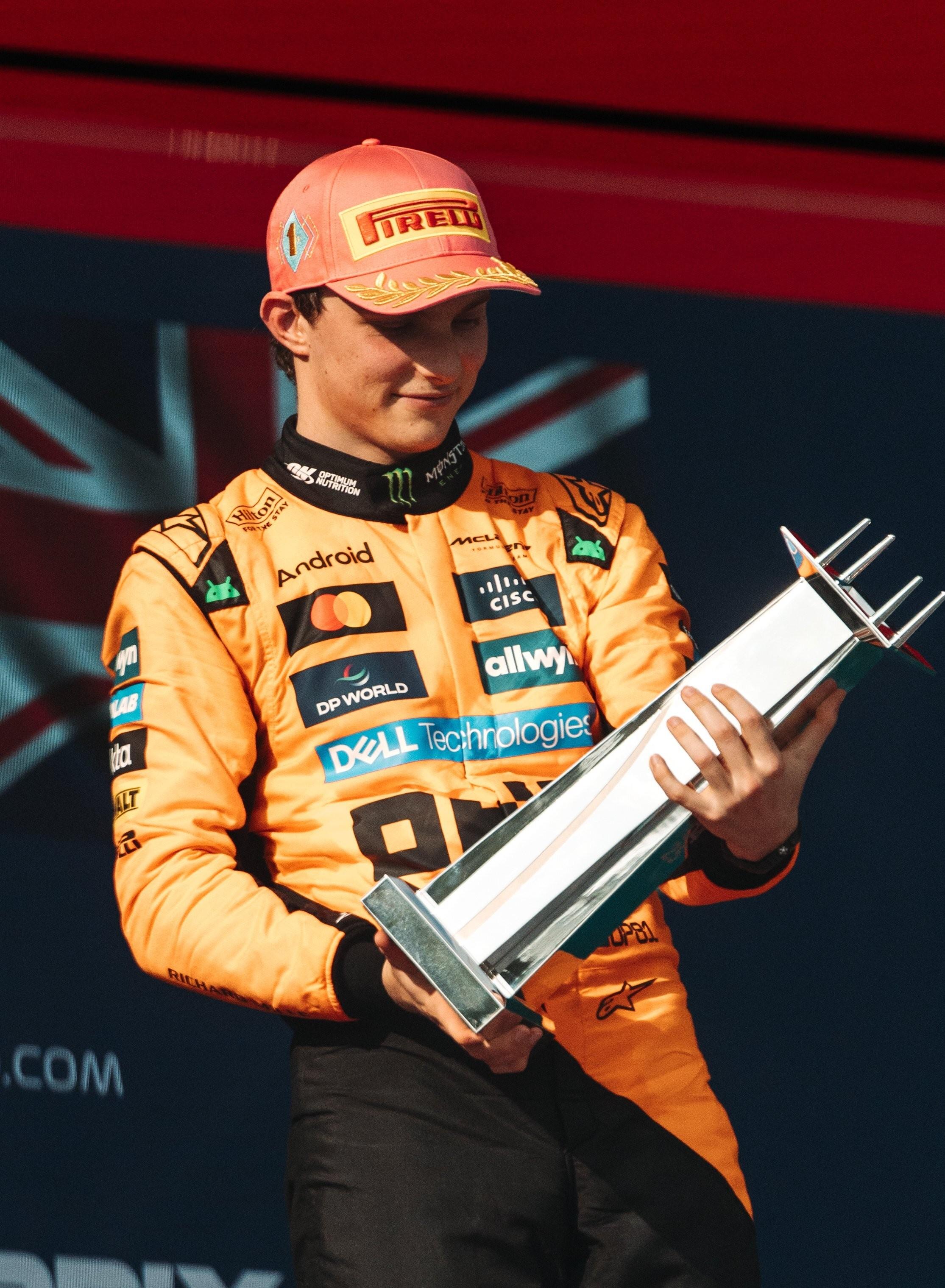 阿斯顿马丁逆转迈凯伦，拉塞尔高光表现