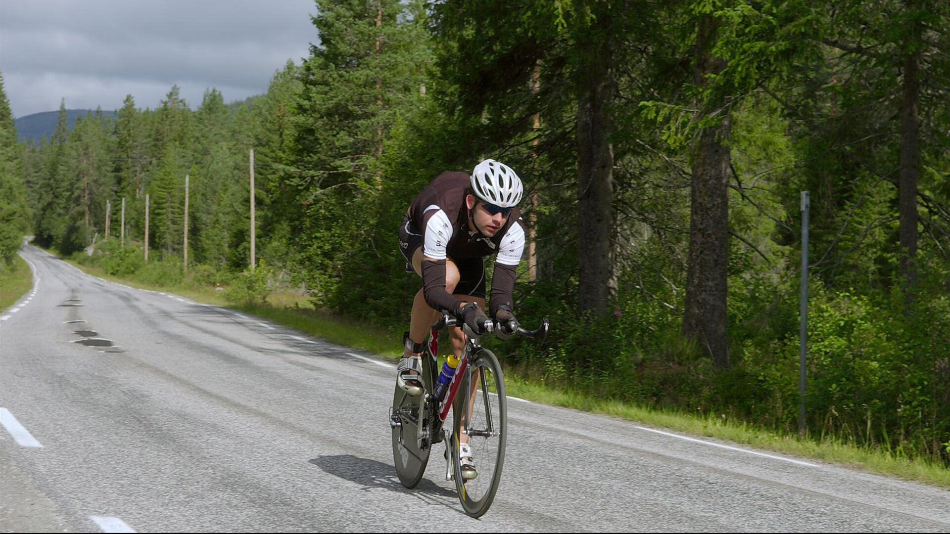 铁血灰熊险破南境,库里三分独耀史册