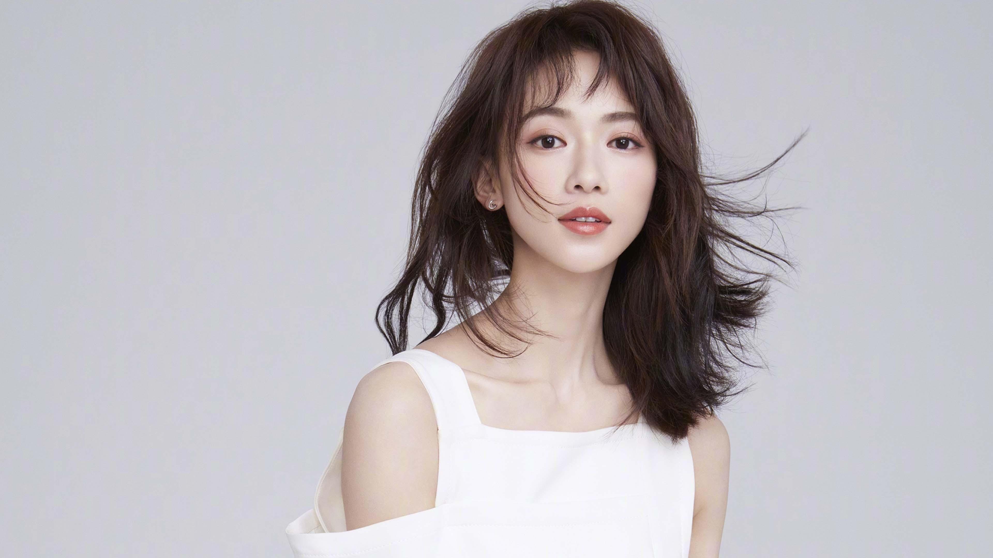 红土孤胆与室内统帅,西西帕斯如何扛起新世代的责任