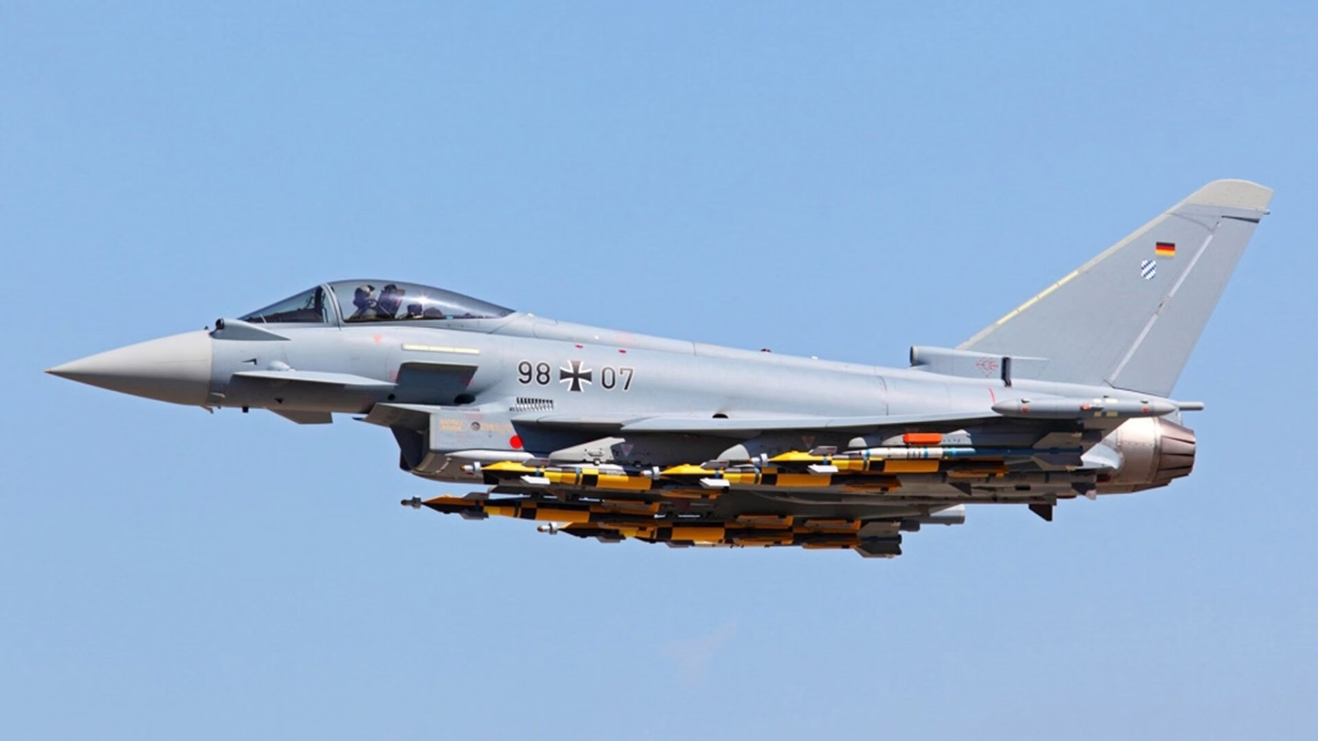 新星破冰！坎宁安独战双塔引狂澜，活塞加时掀翻森林狼硬仗封王