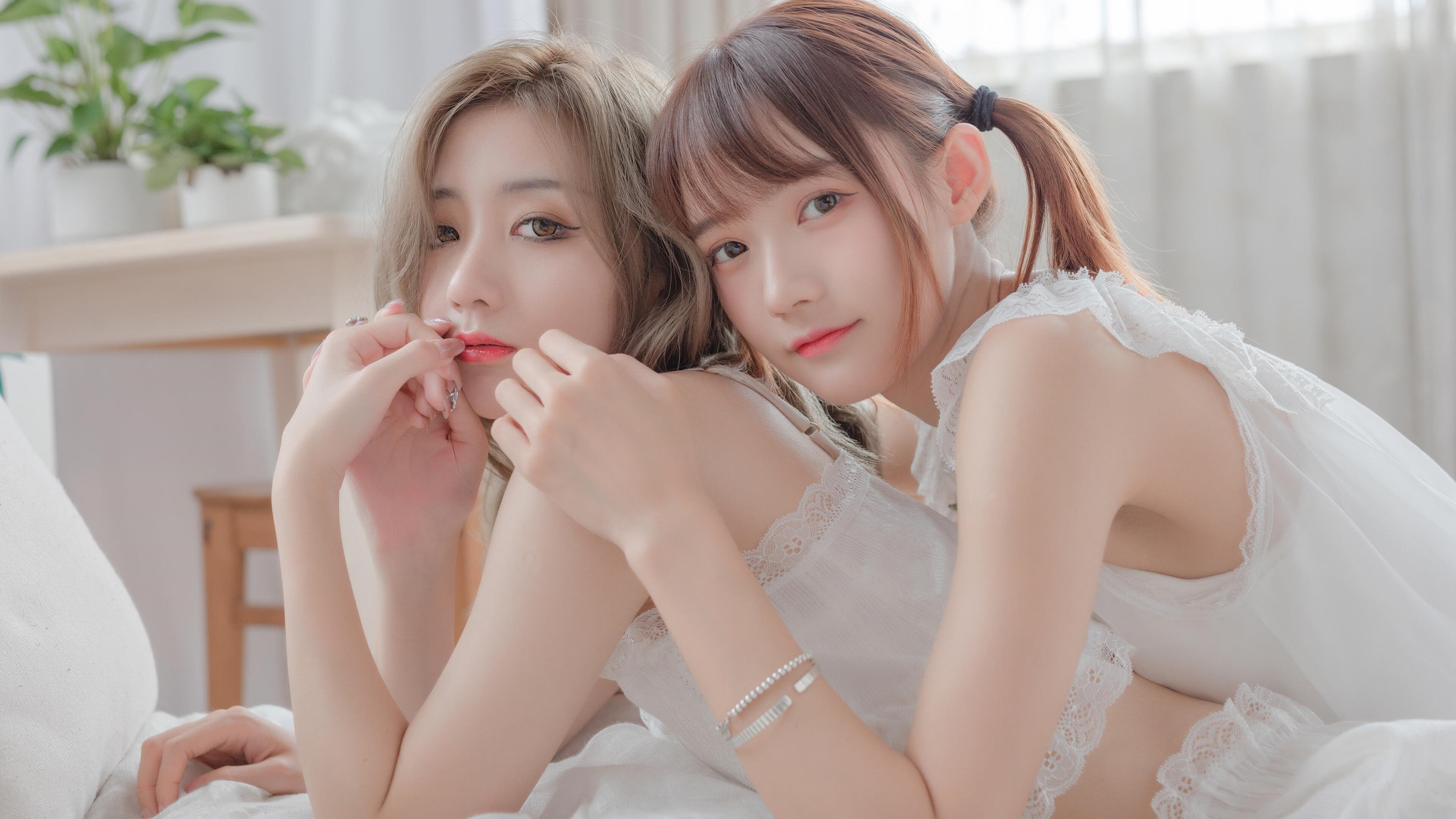 篮球之夜的双重奏，希腊末节逆转几内亚，斯通斯西决生死战称王