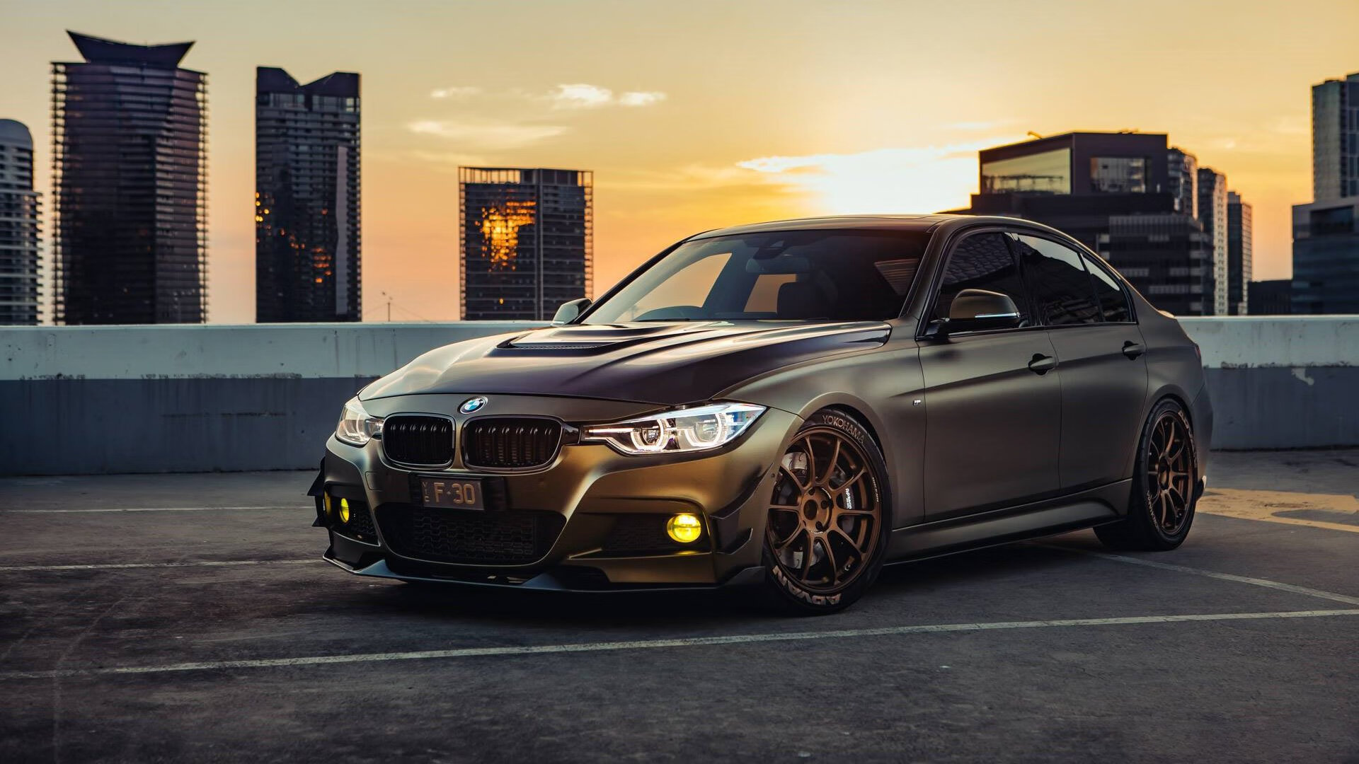 金色与深蓝,当石油新贵撞上阿根廷最后的太阳