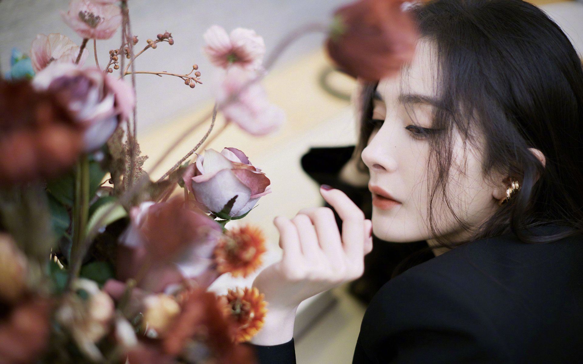 爱游戏在线-一锤定音与钢铁洪流，范戴克的个人英雄主义与哥斯达黎加的团队碾压哲学